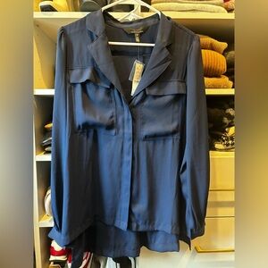 WHITE HOUSE BLACK MARKET OFFICER BLUE BUTTON UP 
SIZE MEDUIM
NWT